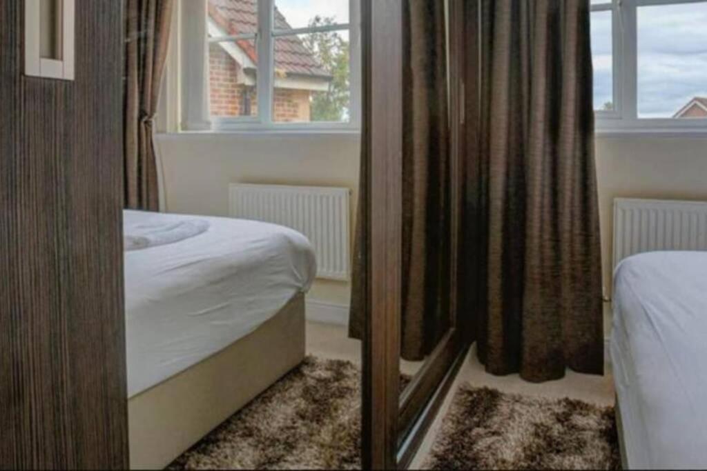 Luxury 4 Bedroom House Manchester Exteriér fotografie